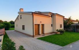 3غرفة خانه  180 متر مربع Valbandon, کرواسی. 449,000 €