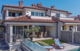 4غرفة خانه  220 متر مربع Umag, کرواسی. 1,375,000 €