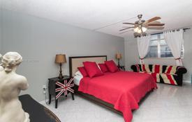آپارتمان کاندو – Hallandale Beach, فلوریدا, ایالات متحده آمریکا. $400,000