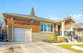 خانه  – Etobicoke, تورنتو, انتاریو,  کانادا. C$1,612,000