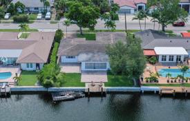 دو خانه بهم چسبیده – North Miami, فلوریدا, ایالات متحده آمریکا. $1,150,000