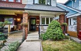  دو خانه بهم متصل – East York, تورنتو, انتاریو,  کانادا. C$961,000