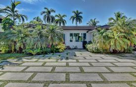 دو خانه بهم چسبیده – Sunny Isles Beach, فلوریدا, ایالات متحده آمریکا. $1,900,000