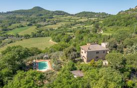 16غرفة کاخ  591 متر مربع Montepulciano, ایتالیا. 2,400,000 €