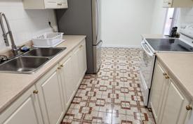 6غرفة آپارتمان  Etobicoke, کانادا. C$993,000