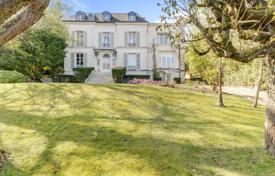 دو خانه بهم چسبیده – Ile-de-France, فرانسه. 4,900,000 €
