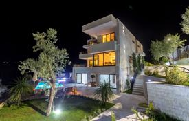 5غرفة ویلا  360 متر مربع Đenovići, مونته نگرو. 1,300,000 €
