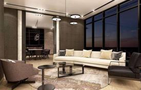 4غرفة آپارتمان  اسکاربرو، تورنتو, کانادا. C$775,000