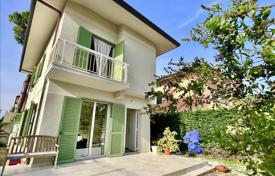 3غرفة ویلا  132 متر مربع Pietrasanta, ایتالیا. 825,000 €