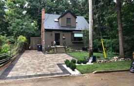 خانه  – نورث یورک, تورنتو, انتاریو,  کانادا. C$1,957,000