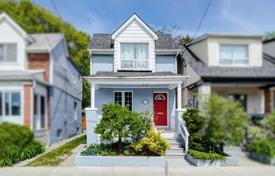 خانه  – Woodbine Avenue, تورنتو, انتاریو,  کانادا. C$1,033,000