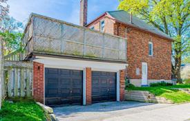  دو خانه بهم متصل – East York, تورنتو, انتاریو,  کانادا. C$1,901,000