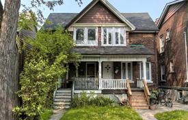 9غرفة  دو خانه بهم متصل Symington Avenue, کانادا. C$1,548,000