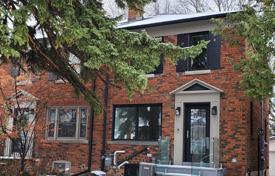  دو خانه بهم متصل – East York, تورنتو, انتاریو,  کانادا. C$2,043,000