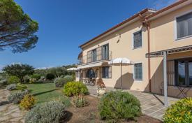 16غرفة ویلا  414 متر مربع Passignano Sul Trasimeno, ایتالیا. 890,000 €