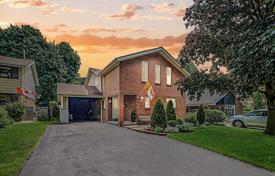 خانه  – اسکاربرو، تورنتو, تورنتو, انتاریو,  کانادا. C$1,135,000
