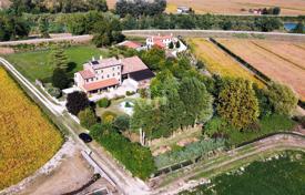 7غرفة خانه  600 متر مربع Jesolo, ایتالیا. 550,000 €