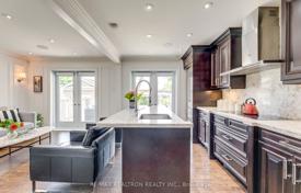 9غرفة خانه  Etobicoke, کانادا. C$1,779,000
