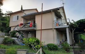 دو خانه بهم چسبیده – تیوات, مونته نگرو. 1,100,000 €