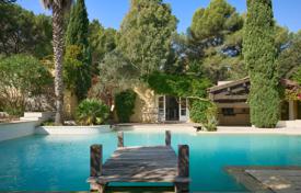 13غرفة ویلا  Bormes-les-Mimosas, فرانسه. Price on request