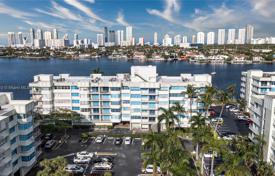 آپارتمان کاندو – North Miami Beach, فلوریدا, ایالات متحده آمریکا. $352,000