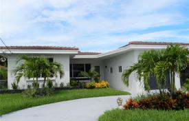 دو خانه بهم چسبیده – Surfside, فلوریدا, ایالات متحده آمریکا. $839,000