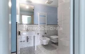 10غرفة آپارتمان  Lido di Camaiore, ایتالیا. 1,100,000 €