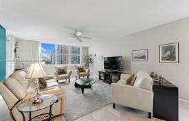 2غرفة شقق في الوحدات السكنية 136 متر مربع South Ocean Drive, ایالات متحده آمریکا. $463,000