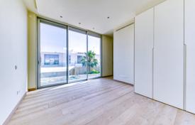 5غرفة دو خانه بهم چسبیده 305 متر مربع Coral Bay, قبرس. 2,000,000 €