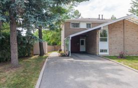  دو خانه بهم متصل – نورث یورک, تورنتو, انتاریو,  کانادا. C$1,056,000