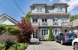  دو خانه بهم متصل – East York, تورنتو, انتاریو,  کانادا. C$2,137,000
