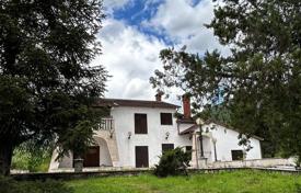 6غرفة خانه  400 متر مربع Motovun, کرواسی. 550,000 €