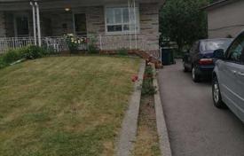  دو خانه بهم متصل – نورث یورک, تورنتو, انتاریو,  کانادا. C$1,005,000