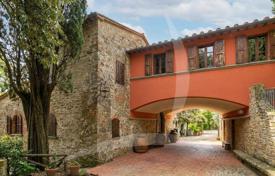 8غرفة ویلا  450 متر مربع Arezzo, ایتالیا. 1,200,000 €