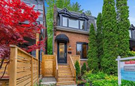  دو خانه بهم متصل – Logan Avenue, تورنتو, انتاریو,  کانادا. C$1,925,000