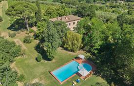 26غرفة کاخ  500 متر مربع Montepulciano, ایتالیا. 2,980,000 €