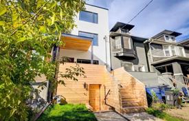 9غرفة  دو خانه بهم متصل Old Toronto, کانادا. C$2,625,000