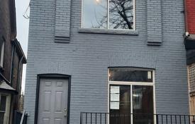 18غرفة  دو خانه بهم متصل Bathurst Street, کانادا. C$2,221,000