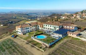 10غرفة عمارت  Asti, ایتالیا. 2,900,000 €