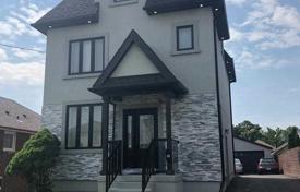خانه  – Etobicoke, تورنتو, انتاریو,  کانادا. C$2,253,000