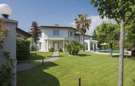 ویلا  – فورته دی مارمی, توسکانی, ایتالیا. 3,890,000 €