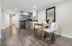 7غرفة خانه  Etobicoke, کانادا. C$2,068,000