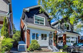 خانه  – East York, تورنتو, انتاریو,  کانادا. C$1,148,000