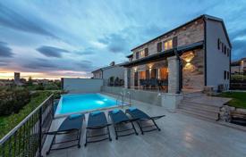 6غرفة خانه  355 متر مربع Istria County, کرواسی. 790,000 €
