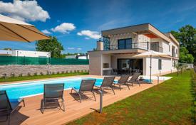 5غرفة خانه  272 متر مربع Svetvinčenat, کرواسی. 928,000 €