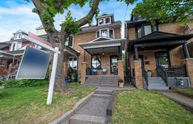  دو خانه بهم متصل – Saint Clarens Avenue, Old Toronto, تورنتو,  انتاریو,   کانادا. C$1,436,000