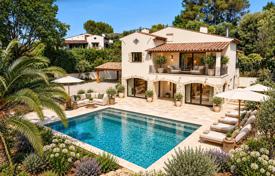 6غرفة ویلا  موگینز(فرانسه), فرانسه. 1,690,000 €