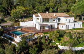 9غرفة ویلا  Cavalaire-sur-Mer, فرانسه. 2,850,000 €