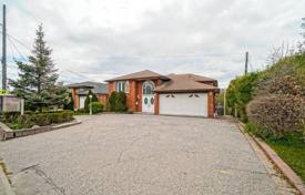 خانه  – نورث یورک, تورنتو, انتاریو,  کانادا. C$1,685,000