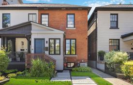 7غرفة  دو خانه بهم متصل Old Toronto, کانادا. C$1,916,000